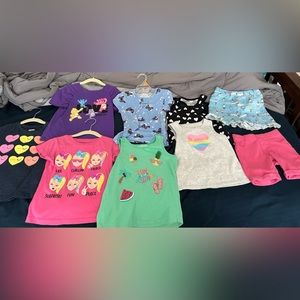 Girls  BUNDLE 9/$16 🐻 💕